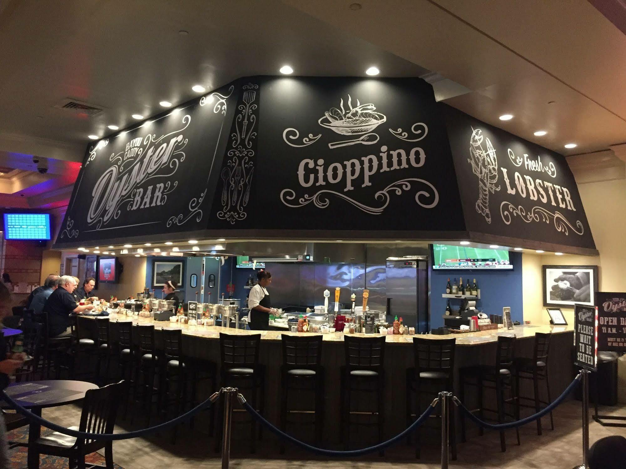 Silver Slipper Casino Hotel (Adults Only) 베이세인트루이스 외부 사진