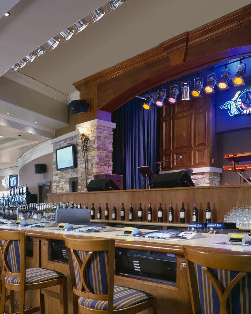 Silver Slipper Casino Hotel (Adults Only) 베이세인트루이스 외부 사진